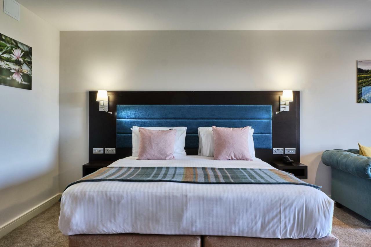 Llanerch Vineyard Hotel Hensol Esterno foto